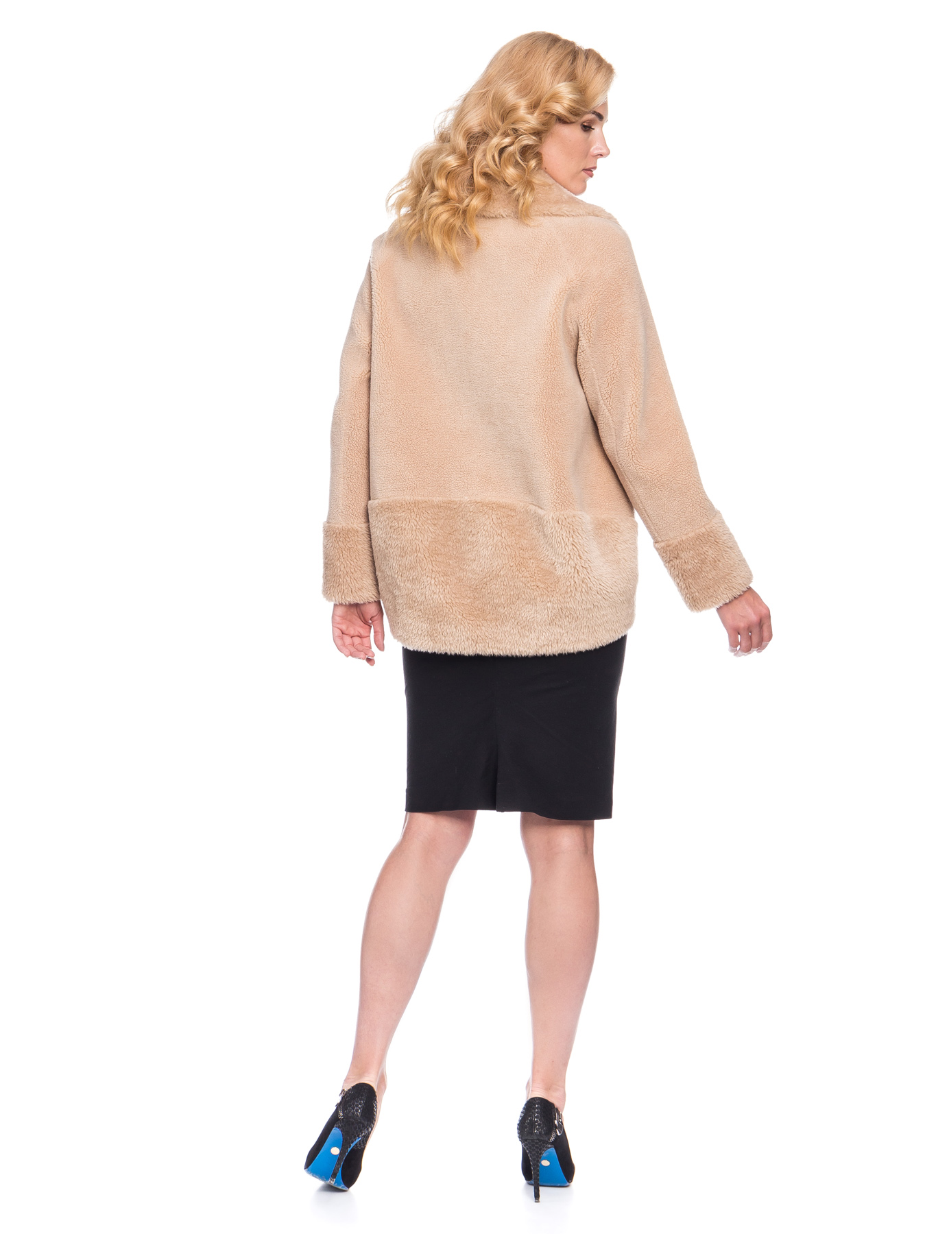 Женская демисезонная куртка из эко-меха