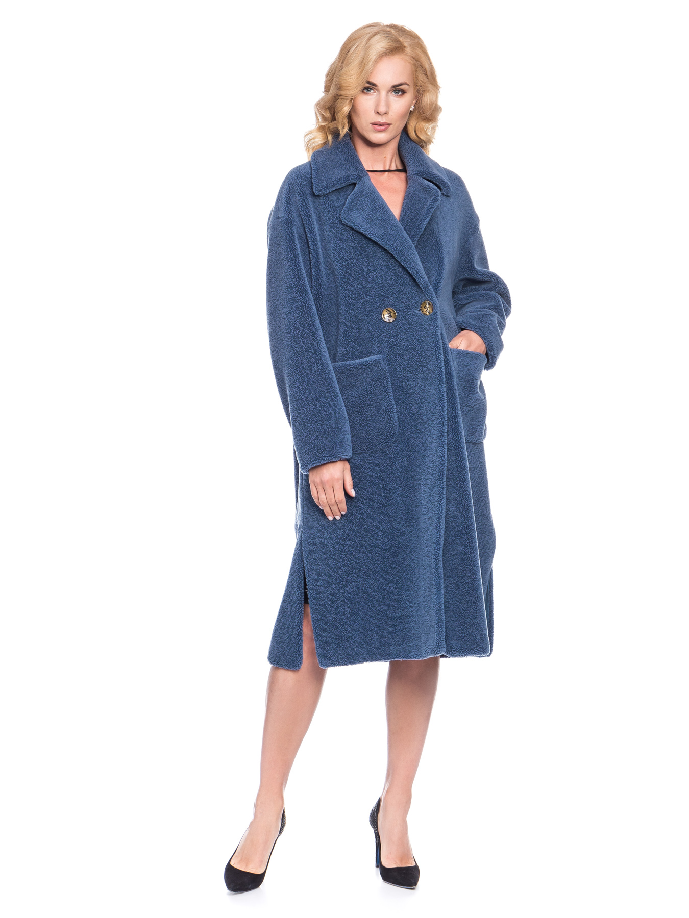 Женское демисезонное пальто из эко-меха с "английским" воротником и накладными карманами